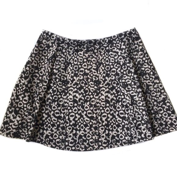 Lily Rose Dresses & Skirts - Lily Rose Leopard Animal Print Abstract Pull On Mini Skirt White Black XL Womens